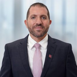 “华尔街抄底王”David Tepper再出手！Q2大举加仓联合健康(UNH.US)，阿里巴巴(BABA.US)为头号重仓股