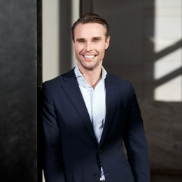 阿努廷当选泰国新总理