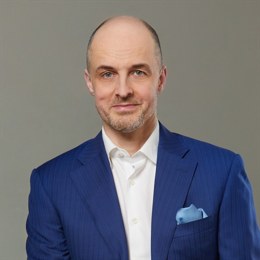 蓝月亮(06993)的“洁净升维战”：背后的秘密与密码